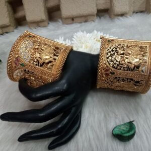 Rajwadi Kada - Gold Plated Rajwadi Polish Radha Krishna Openable Glass Kada