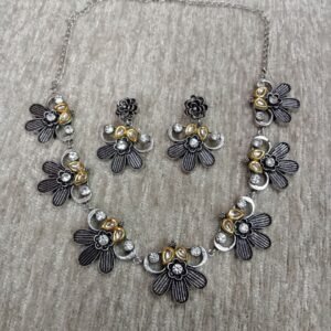 Necklace - Brass Silver Oxidized Flower Design Kundan Necklace SCAON9
