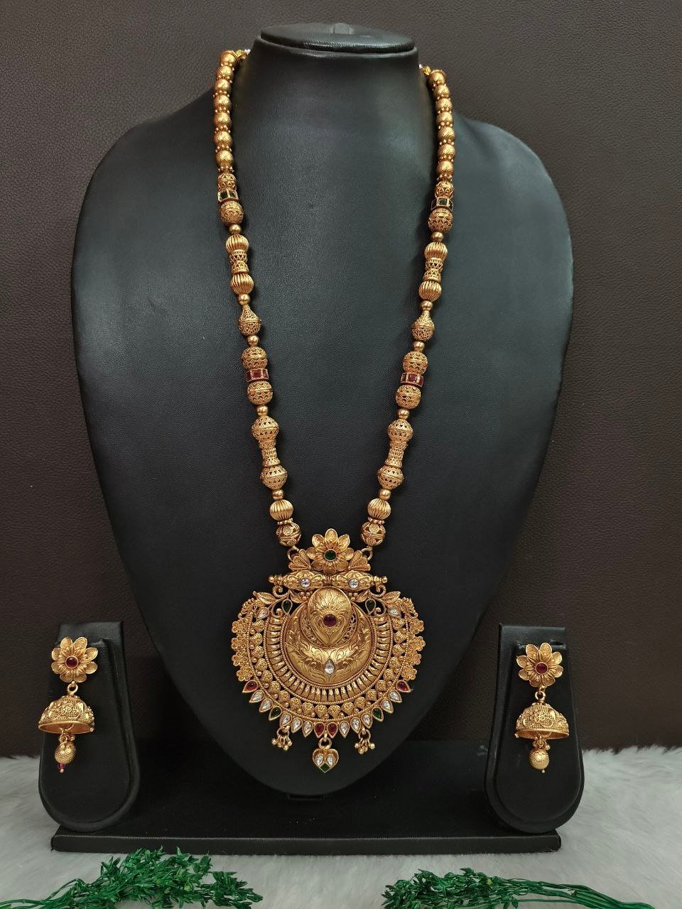 Rani Haar – Gold-Plated Rajwadi Copper Big Pendent Rani Haar SCA225023