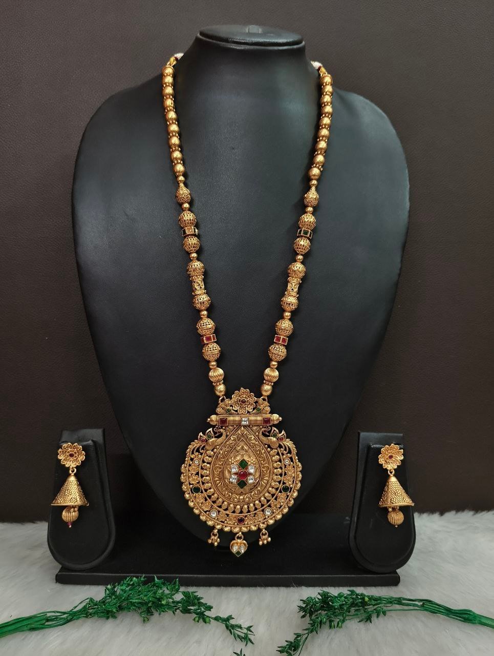 Rani Haar – Gold-Plated Rajwadi Copper Big Pendent Rani Haar SCA225026