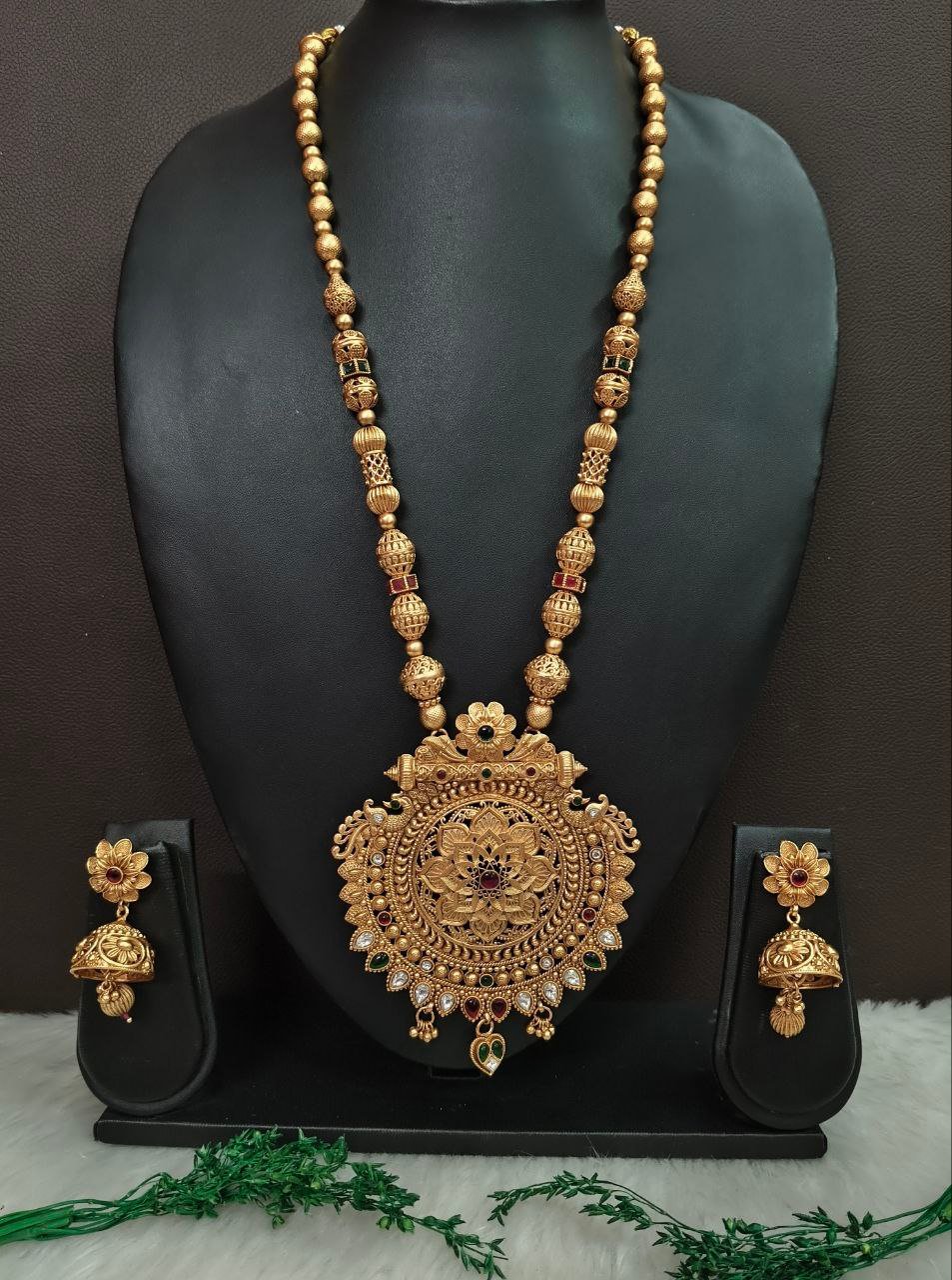 Rani Haar – Gold-Plated Rajwadi Copper Big Pendent Rani Haar SCA225027