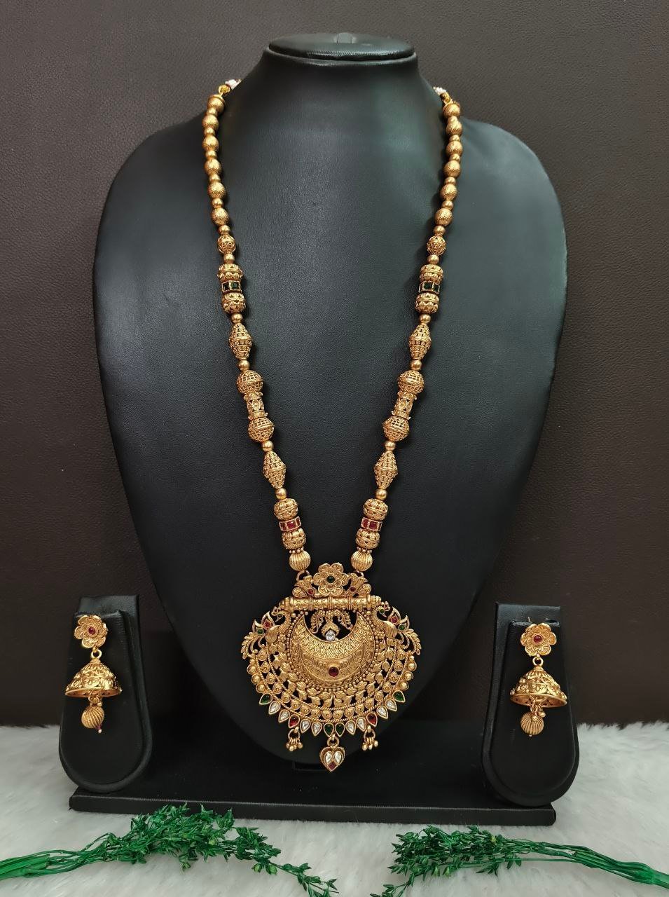 Rani Haar – Gold-Plated Rajwadi Copper Big Pendent Rani Haar SCA225024