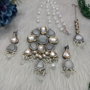 Monalisa Necklace - Kundan Black Metallic long Necklace