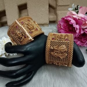 Rajwadi Kada - Gold Plated Copper Rajwadi Polish Dulha Dulhan Laxmi Mata Openable Kada