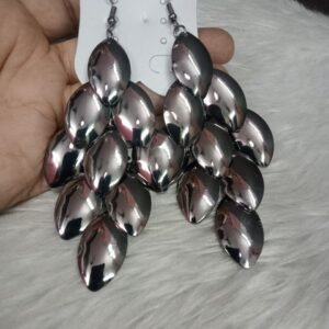 Earrings - Black Metallic Western Leaf Design Long Earrings SCABME5