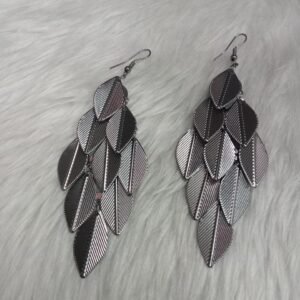 Earrings - Black Metallic Western Leaf Design Long Earrings SCABME7