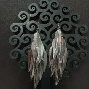 Earrings - Black Metallic Western Leaf Design Long Earrings SCABME8